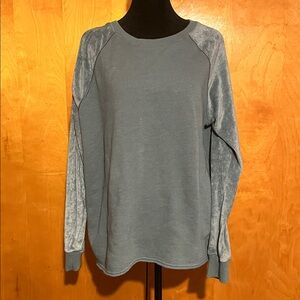 American Eagle Outfitters Large Green Velour Sleeve Crewneck Sweatshirt